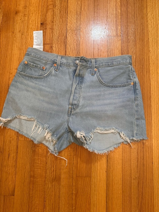 Pants - Levi's 501 shorts  denim with a distressed, raw frayed hem size 31(j6)